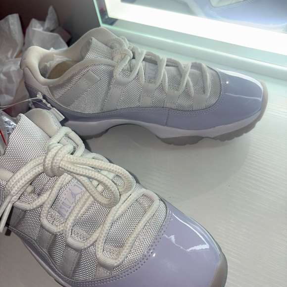 Air Jordan 11 Retro Lows ‘Pure Violet’ - Picture 4 of 5